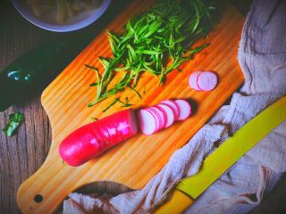 6、越南春卷 春天的小清新,水萝卜横着切成薄片