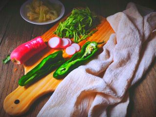 7、越南春卷 春天的小清新,青椒对半切开