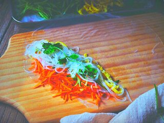 20、越南春卷 春天的小清新,粉丝上放一根香菜