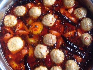 5、麻辣香锅（简单版）,试味，淡了加盐巴，起锅完成。