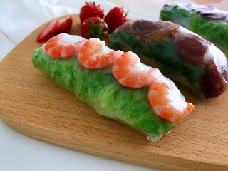 1、营养早餐天天不重样,虾仁牛肉的卷好。