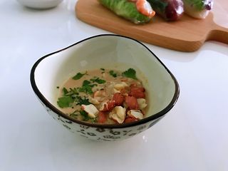 6、营养早餐天天不重样,花生酱中加入花生碎,香菜。