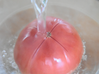 4、金针菇好吃又简单的做法,超级下饭哦!,淋上沸水