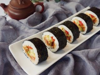 12、牛油果肉松寿司,成品