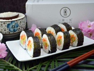 22、寿司,装盘。