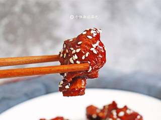 10、酱裹排骨,留点儿汤汁拌饭，吃起来那是贼拉过瘾的，谁吃谁知道