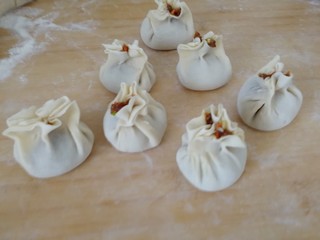 17、驴肉烧卖,依次包好