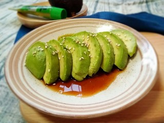 8、牛油果刺身,成品。