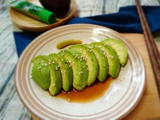 9、牛油果刺身,成品。