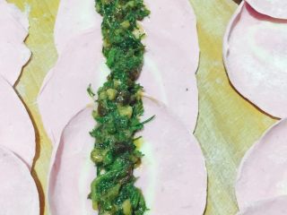 7、玫瑰花????饺子,中间放馅