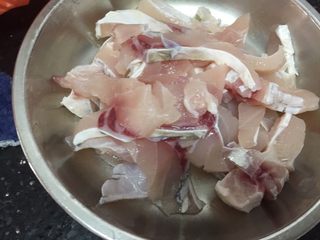 5、鲍汁脆鲩,沥干水分备用