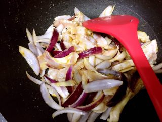 18、鲍汁脆鲩,翻炒均匀