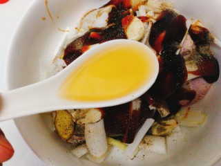 8、家庭版--叫花鸡,料酒，胡椒粉