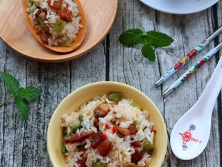 16、五花肉蒜香腊味焖饭,成品图