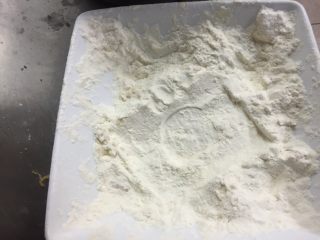 6、 Hosso Frrito 小龙卷!,面粉