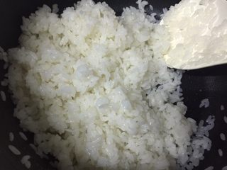 10、可乐鸡肉炒饭,搅拌均匀