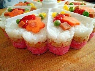 12、多味寿司,多味寿司，每一层不同的口味。