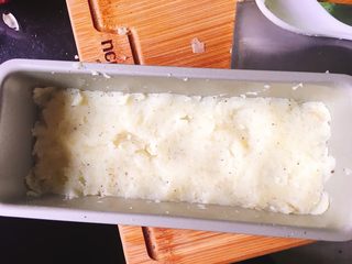 7、地中海茄焗土豆泥,压平