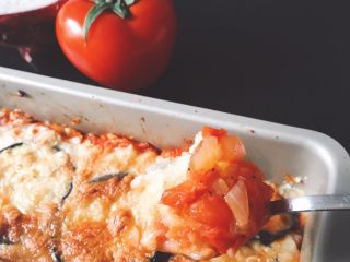 11、地中海茄焗土豆泥,放入烤箱180度上下火二十分钟就可以出锅啦