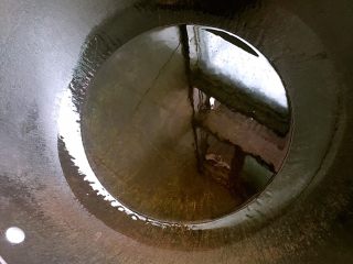 2、麻辣烫,冷锅热油。