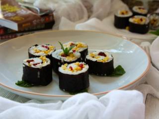 1、清甜玉米寿司,先来看看馋人吗