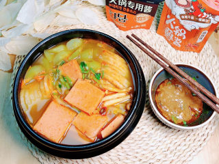 14、番茄火锅,一锅酸甜可口,清爽的番茄火锅就上桌了!