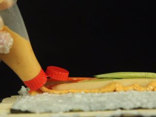 16、花样寿司の紫菜卷,挤上千岛酱