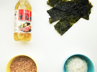 1、#明天吃什么？#吞拿鱼饭团便当,原料图