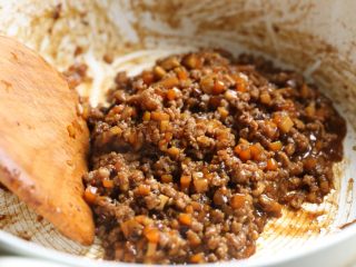 15、香菇肉酱饭,大火收浓汤汁。