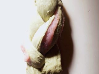 4、樱花抹茶豆沙面包,交织