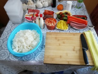 3、快手寿司,准备所有食材，像这样。