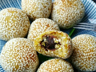 16、南瓜豆沙丸子,咬一口，甜滋滋。