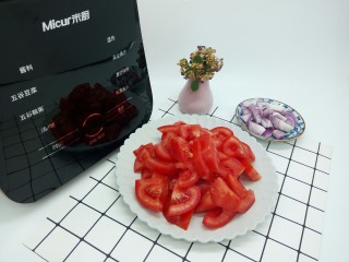 3、了不起的小番茄+意式番茄酱,番茄切块状