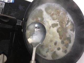 5、咖喱牛腩,牛肉焯水，撇去浮末