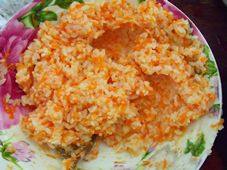 3、太阳花寿司,和淘洗好的大米一起混合煮饭。