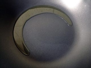 5、香烤芝士土豆泥炒饭,热锅倒油烧至八成热。