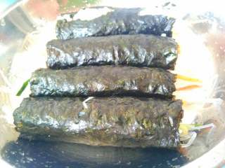 5、素菜寿司,一个个依次卷好放好