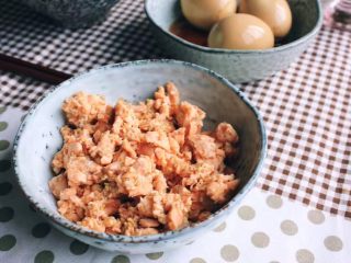 9、日式鲑鱼松,吃法一：当作小菜！配白饭面食都可以！