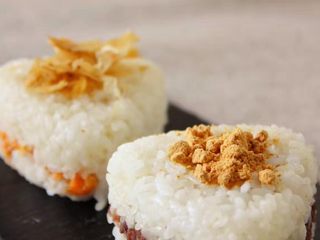 12、日式鲑鱼松,做鲑鱼寿司或者饭团也很棒！