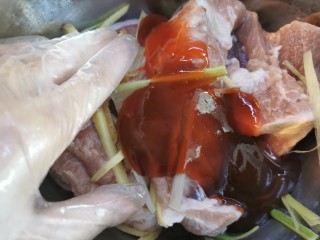 10、蜜汁叉烧肉（烤箱版）,加适量蚝油