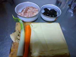 1、美容养颜豆皮蔬菜肉卷—送给美丽的女神们,准备食材