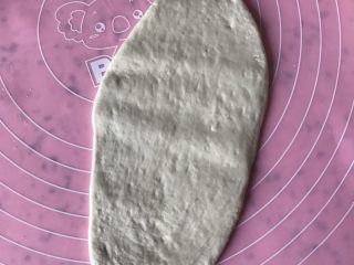 17、芝麻蜂蜜包,包子皮擀开椭圆形