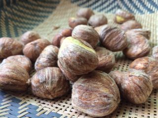 1、焦糖海盐栗子酱,买小颗的香栗子