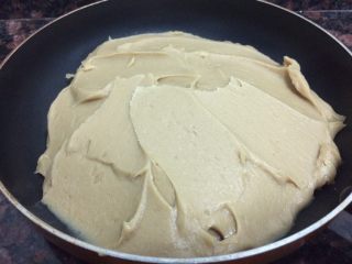 10、焦糖海盐栗子酱,倒入不粘平底锅炒