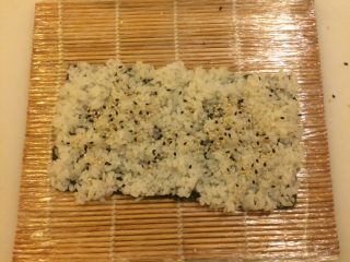 3、????寿司反卷天妇罗虾,洒上芝麻