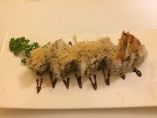 9、????寿司反卷天妇罗虾,再放炸土豆丝粉