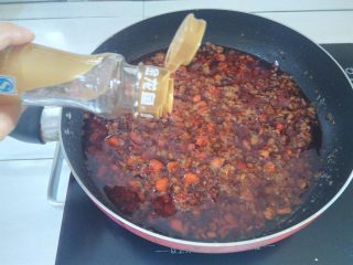 13、什锦辣椒酱,起锅前放入芝麻油