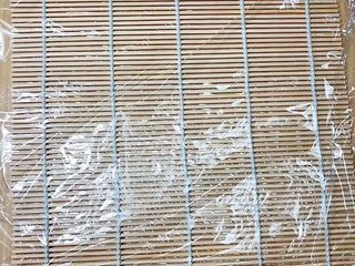 9、金枪鱼胚芽米寿司 | 便当,寿司卷帘内外可以铺上保鲜膜。