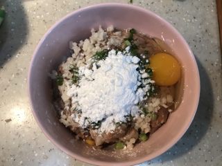 8、蘑菇小姐便当,加入淀粉,葱花