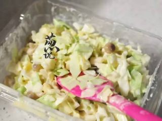 5、葱说 | 自由关西风大阪烧,搅拌的时候，让空气充分混入，但不要用太大劲，以免蔬菜出水，就不好吃了。